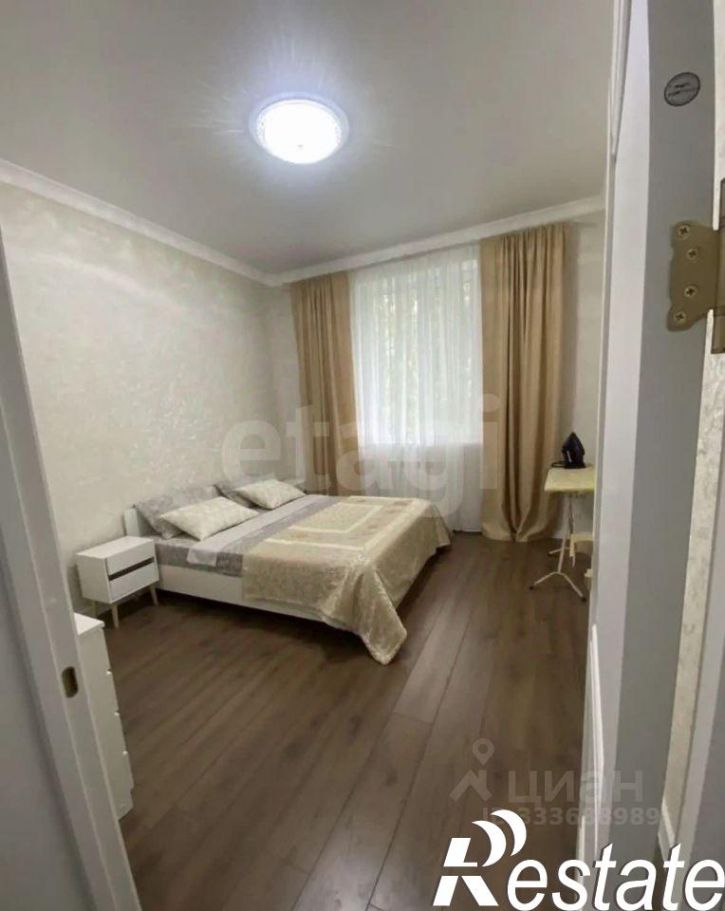 2-комн квартира улица Короленко, 1,  д. 1