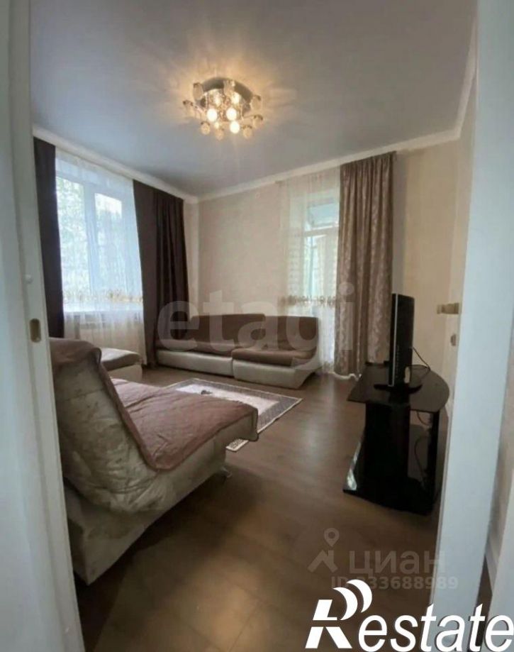 2-комн квартира улица Короленко, 1,  д. 1