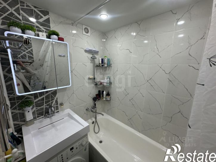 3-комн квартира улица Михаила Морозова, 73/10,  д. 73/10