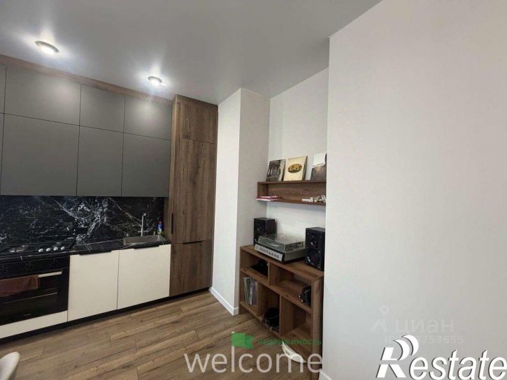 3-комн квартира улица 45-я Параллель, 3,  д. 3
