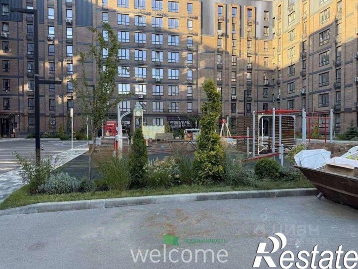 3-комн квартира улица 45-я Параллель, 3,  д. 3