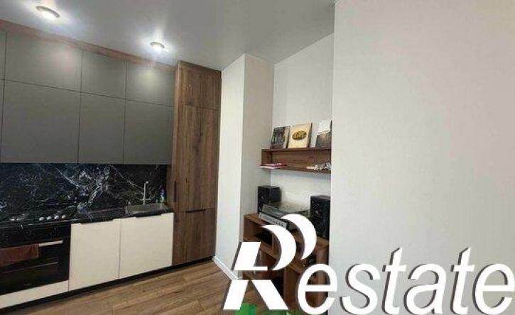 3-комн квартира улица 45-я Параллель, 3,  д. 3