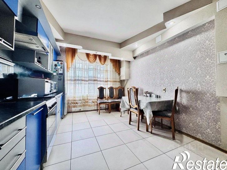 3-комн квартира улица 45-я Параллель, 2,  д. 2