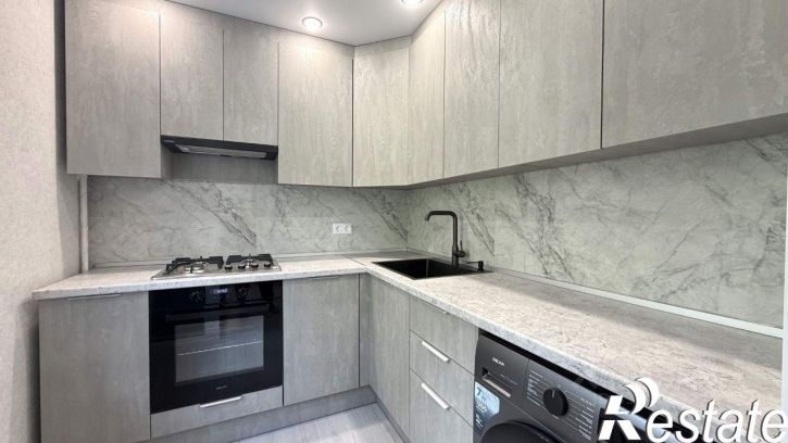 3-комн квартира улица Доваторцев, 51/3,  д. 51/3