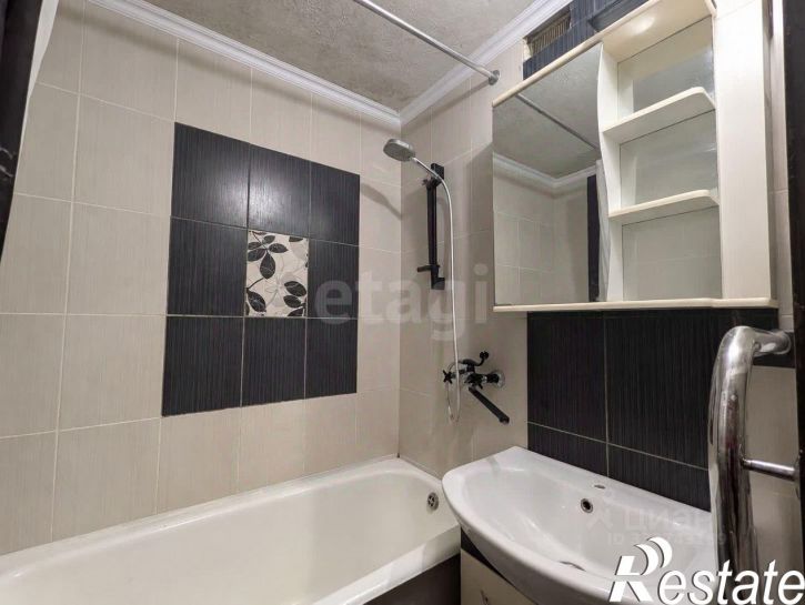 3-комн квартира улица Космонавтов, 6,  д. 6