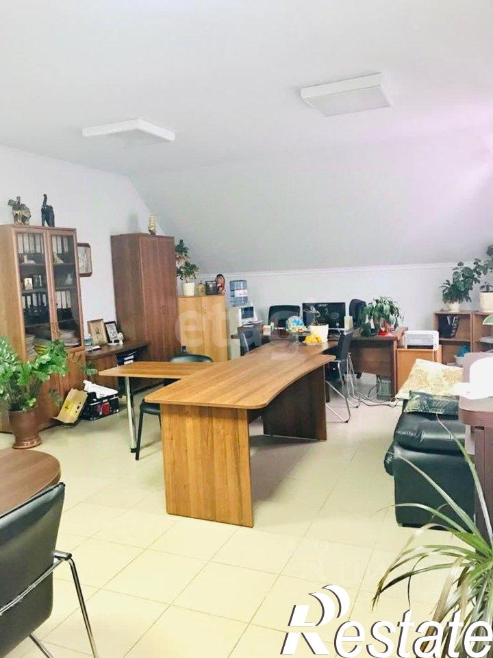 Купить торговое помещение за 84 958 400 рублей на улица Лазо, 127