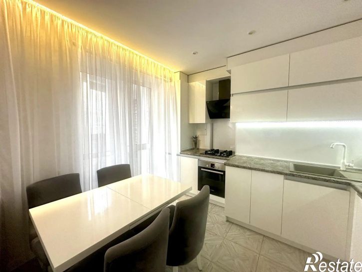 2-комн квартира Добролюбова, 53