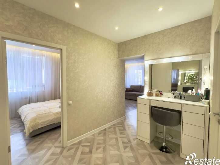 2-комн квартира Добролюбова, 53