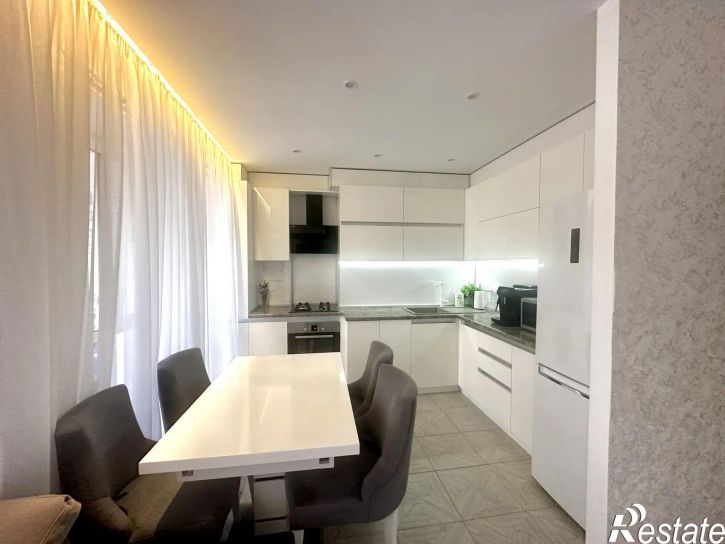 2-комн квартира Добролюбова, 53