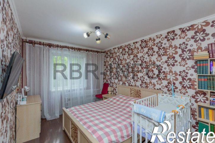 3-комн квартира улица Бруснева, 19/2,  д. 19/2