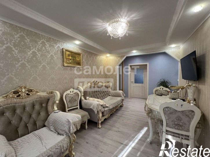 2-комн квартира улица Мира, 367/1,  д. 367/1