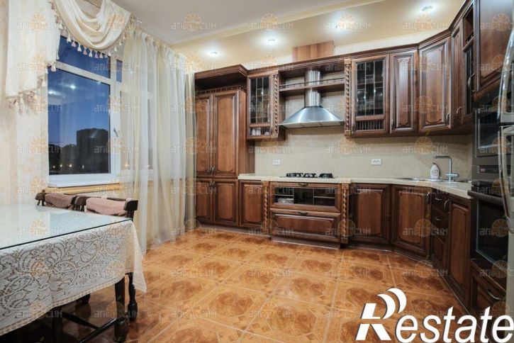 3-комн квартира Орджоникидзе, 79