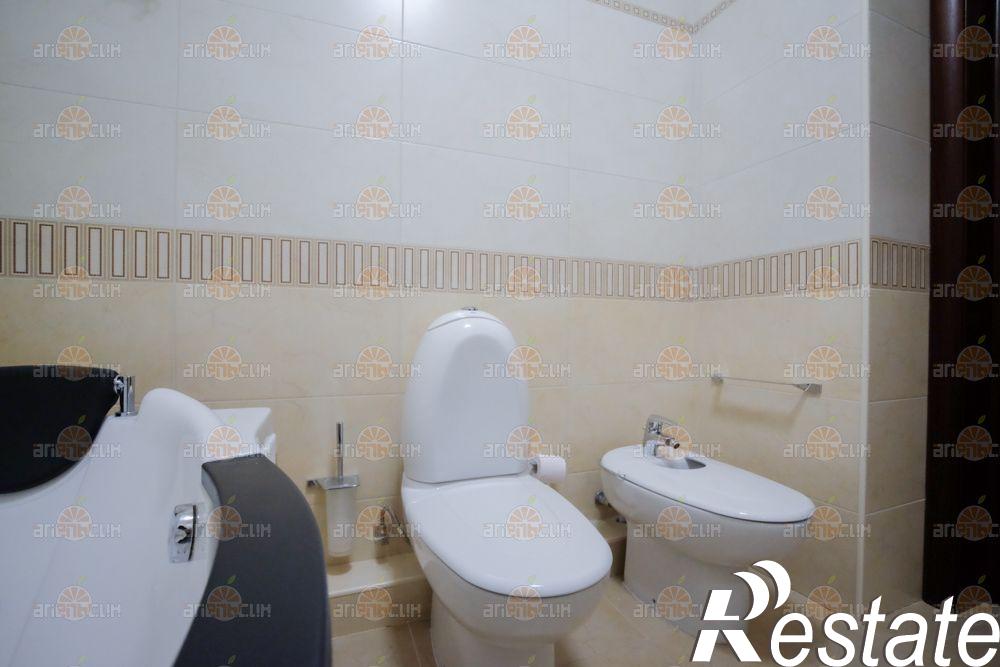 Сдать квартиру за 150 000 рублей на Маршала Жукова, 2