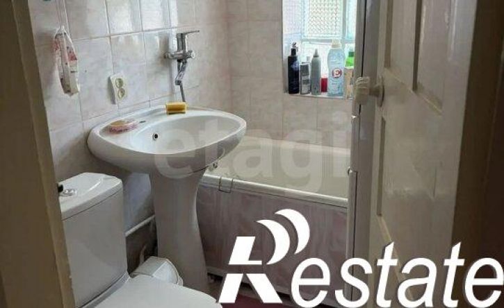 3-комн квартира улица Голенева, 27,  д. 27