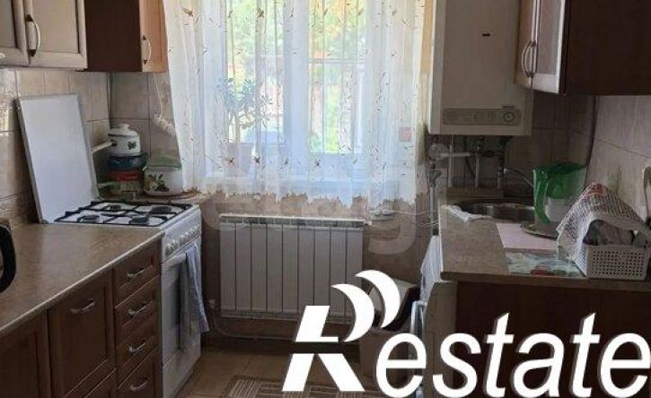 3-комн квартира улица Голенева, 27,  д. 27
