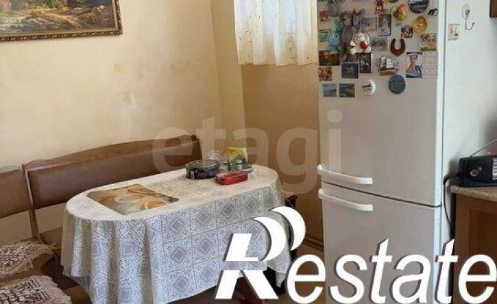 3-комн квартира улица Голенева, 27,  д. 27