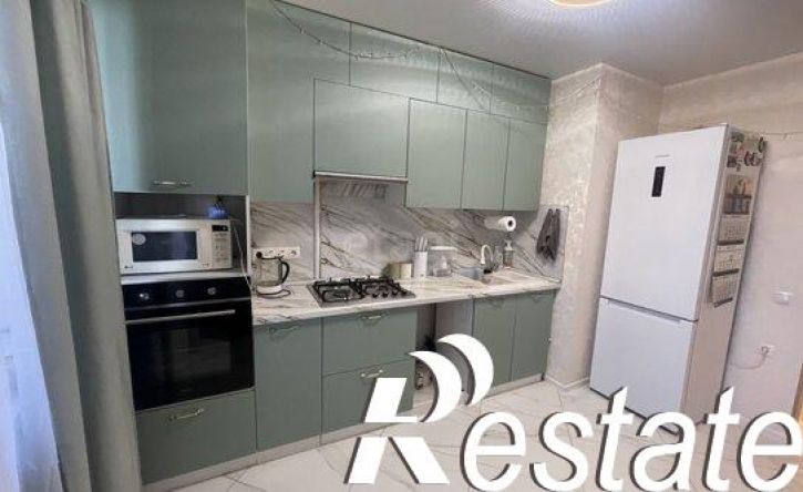 3-комн квартира улица Серова, 480,  д. 480