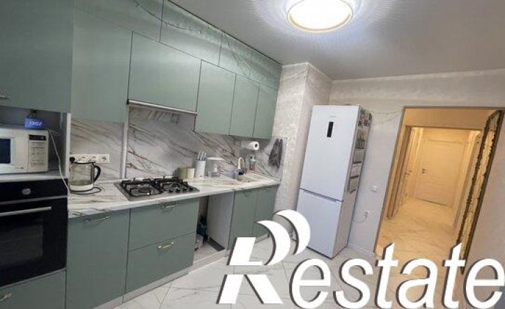3-комн квартира улица Серова, 480,  д. 480