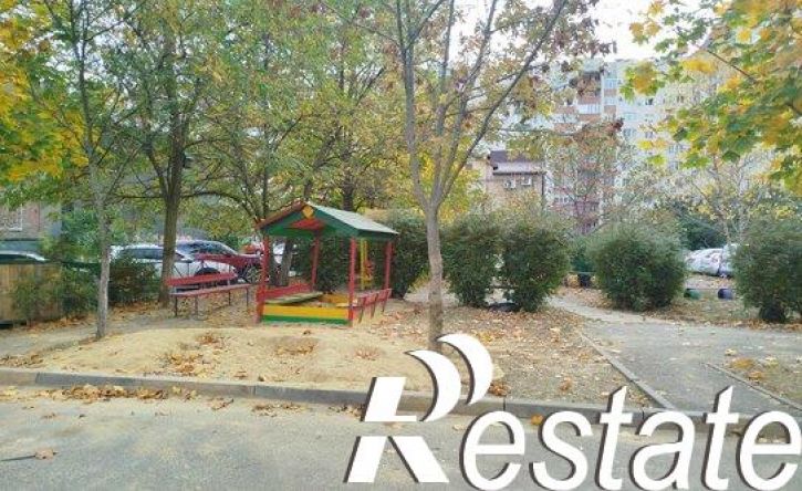 2-комн квартира улица Пирогова, 92,  д. 92