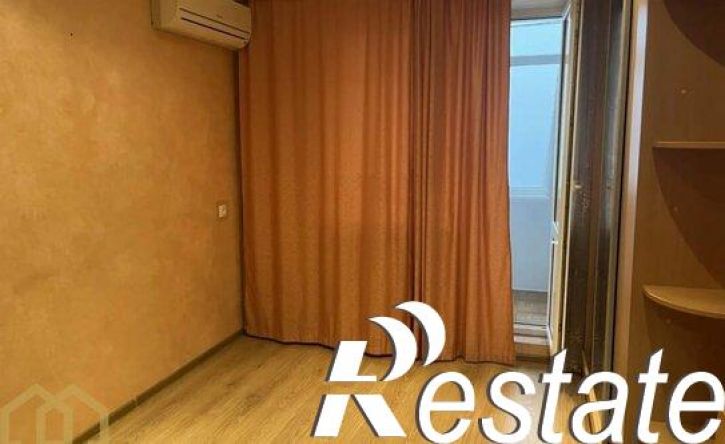 3-комн квартира улица Космонавтов, 12,  д. 12