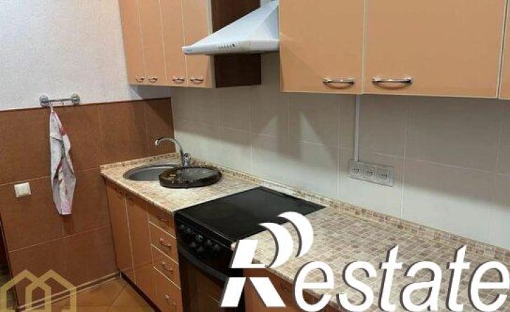 3-комн квартира улица Космонавтов, 12,  д. 12