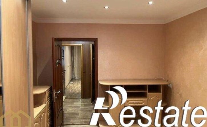 3-комн квартира улица Космонавтов, 12,  д. 12
