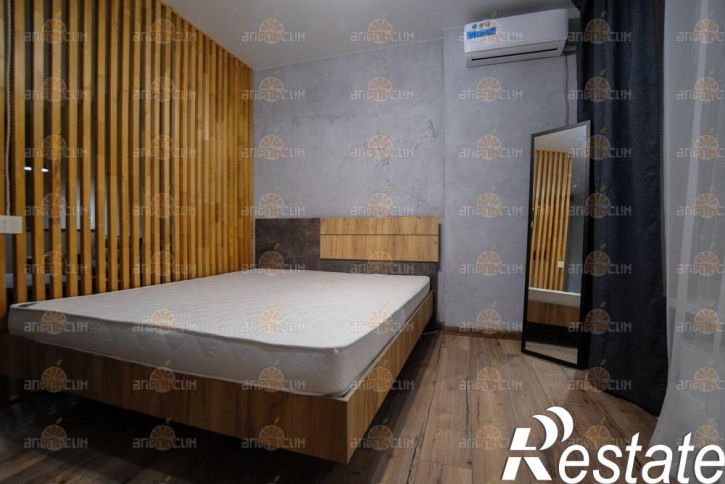 Студия Доваторцев, 77/3