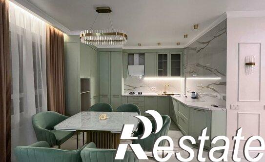 Купить квартиру за 12 000 000 рублей на улица 45-я Параллель, 83