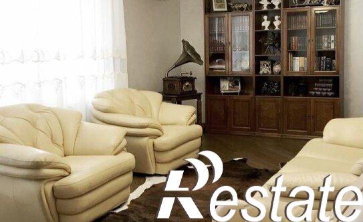 4-комн квартира Зелёный переулок, 8,  д. 8
